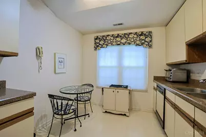 6228 Eagles Lake Drive, Green Township, OH 45248 - Photo 13