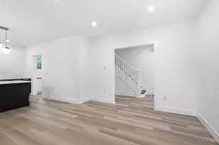 2560 Hackberry St, Cincinnati, OH 45206 - Photo 7