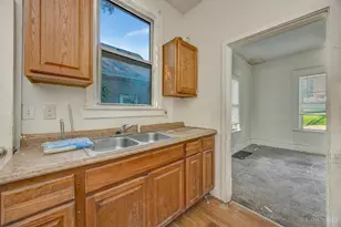 4922 Plainville Rd, Cincinnati, OH 45227 - Photo 7