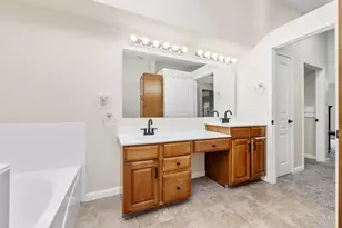 5850 Stonebridge Circle, Miami Township, OH 45150 - Photo 7
