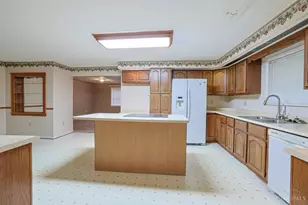 6051 Jerry-Lee Dr, Miami Township, OH 45150 - Photo 9