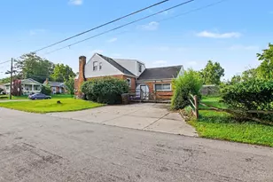 8317 Lake Ave, Sycamore Township, OH 45236 - Photo 3