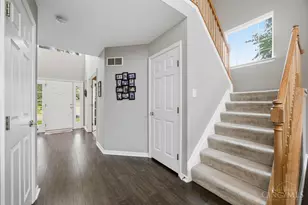 6028 Pond View Ct, Green Township, OH 45247 - Photo 7
