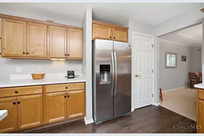 6028 Pond View Court, Green Township, OH 45247 - Photo 15