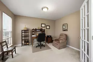 6028 Pond View Ct, Green Township, OH 45247 - Photo 9