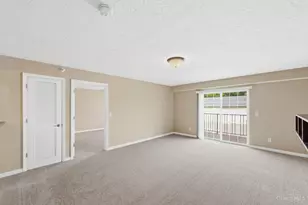 3383 Emerald Lakes Dr, Green Township, OH 45211 - Photo 7