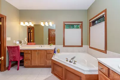 2400 Gatesland Court, Miami Township, OH 45459 - Photo 27