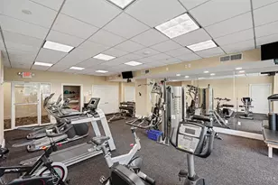 2200 Victory Pkwy, Cincinnati, OH 45206 - Photo 23