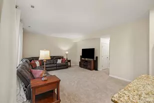 7042 Woodberry Dr, Fairfield Township, OH 45011 - Photo 11
