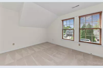 102 Lights Pointe Court, Ohio Township, OH 45157 - Photo 21