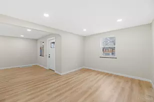 6025 Connecticut Ct, Cincinnati, OH 45224 - Photo 3