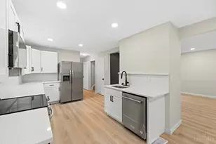 6025 Connecticut Ct, Cincinnati, OH 45224 - Photo 9