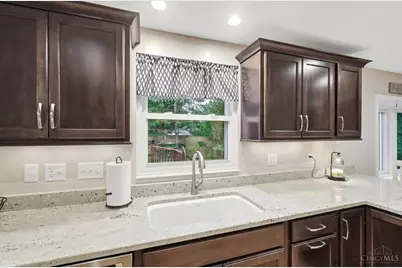 8110 Creek Woods Place, Deerfield Township, OH 45039 - Photo 17