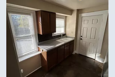 1802 Lawn Avenue, Cincinnati, OH 45237 - Photo 11
