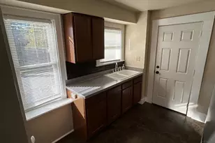 1802 Lawn Ave, Cincinnati, OH 45237 - Photo 11