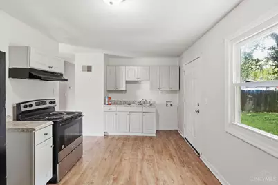 3283 Ainsworth Drive, Green Township, OH 45251 - Photo 3