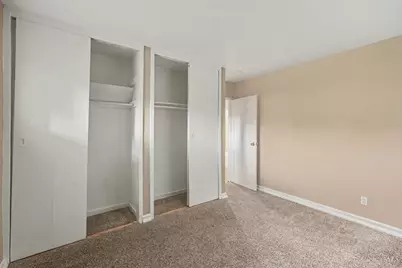 8633 Daly Road, Springfield Township, OH 45231 - Photo 11