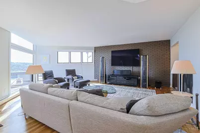1022 Hatch Street, Cincinnati, OH 45202 - Photo 7