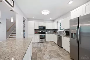 9040 Fox Hunter Ln, Symmes Township, OH 45242 - Photo 9