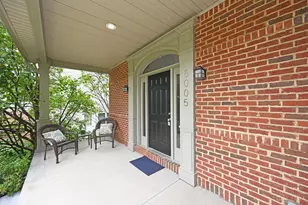 5005 Dovetail Ln, Cincinnati, OH 45223 - Photo 3