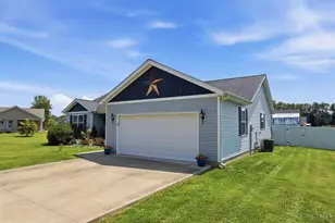 103 Kayleigh Dr, Sterling Township, OH 45154 - Photo 5