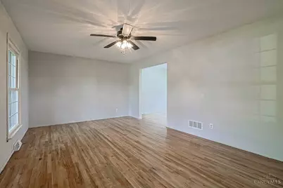 11180 Lincolnshire Drive, Cincinnati, OH 45240 - Photo 9