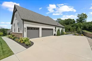 8858 Old Farm Dr, West Chester, OH 45069 - Photo 3