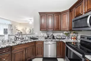 7464 Bridge Point Dr, Green Township, OH 45248 - Photo 13