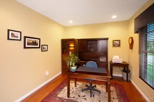 320 Huntington Dr, Hamilton Township, OH 45039 - Photo 3