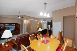 320 Huntington Dr, Hamilton Township, OH 45039 - Photo 9