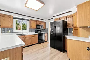 8042 Quail Meadow Ln, West Chester, OH 45069 - Photo 13