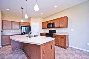 1006 Chatham Ln, Pierce Township, OH 45245 - Photo 9
