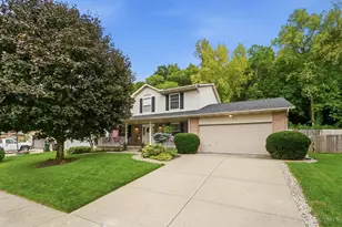 565 Riverbend Ct, Fairfield, OH 45014 - Photo 1