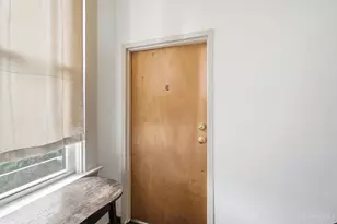 561 Milton St, Cincinnati, OH 45202 - Photo 7