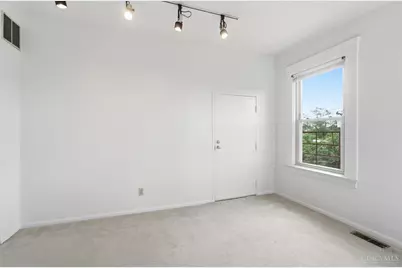 561 Milton Street #D, Cincinnati, OH 45202 - Photo 31