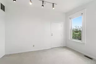561 Milton St, Cincinnati, OH 45202 - Photo 31