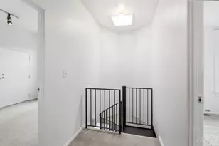 561 Milton St, Cincinnati, OH 45202 - Photo 23