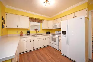 1925 Fullerton Dr, Springfield Township, OH 45240 - Photo 15