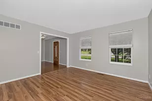 5593 Eden Ridge Dr, Green Township, OH 45247 - Photo 9