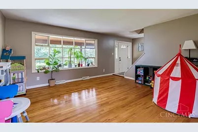 5558 Foxrun Court, Cincinnati, OH 45239 - Photo 7