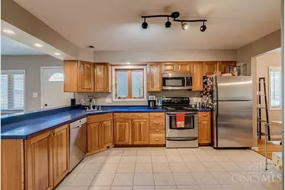 5558 Foxrun Court, Cincinnati, OH 45239 - Photo 11