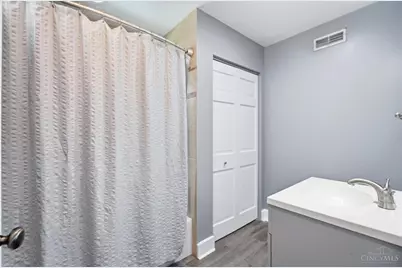 910 Springfield Pike, Wyoming, OH 45215 - Photo 21