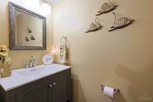 1206 Wintercrest Cir, Miami Township, OH 45150 - Photo 27