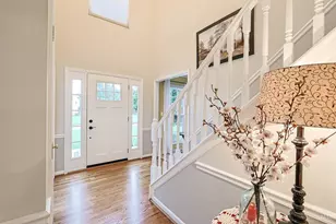 1206 Wintercrest Cir, Miami Township, OH 45150 - Photo 7