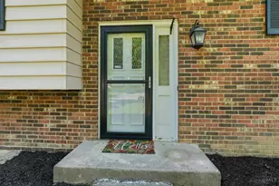 1987 Gainsborough Ln, Anderson Township, OH 45230 - Photo 3