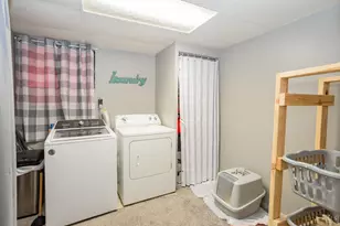 858 Suncreek Ct, Delhi Township, OH 45238 - Photo 29