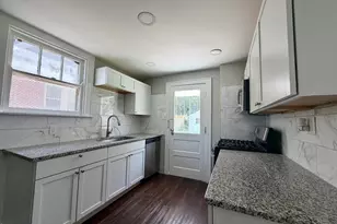 1217 Groesbeck Rd, Cincinnati, OH 45224 - Photo 5