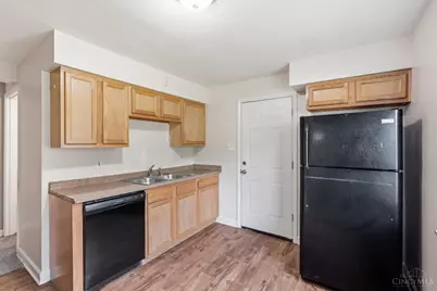 1694 Ashbrook Drive, Cincinnati, OH 45238 - Photo 5