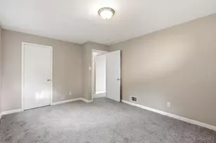 1694 Ashbrook Dr, Cincinnati, OH 45238 - Photo 13