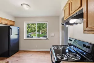 1694 Ashbrook Dr, Cincinnati, OH 45238 - Photo 9